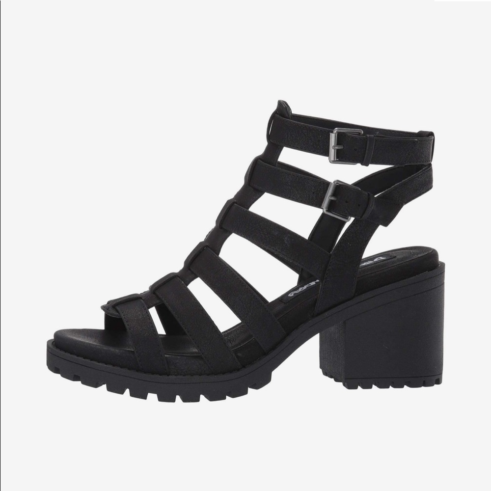 NEW/NWT Dirty Laundry “Fun Stuff” sandal size 8